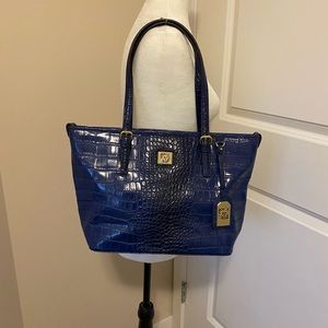 ANNE KLEIN shoulder bag.